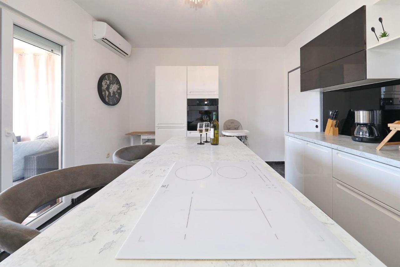זאדאר Apartman Nika Sa Jacuzzijem מראה חיצוני תמונה